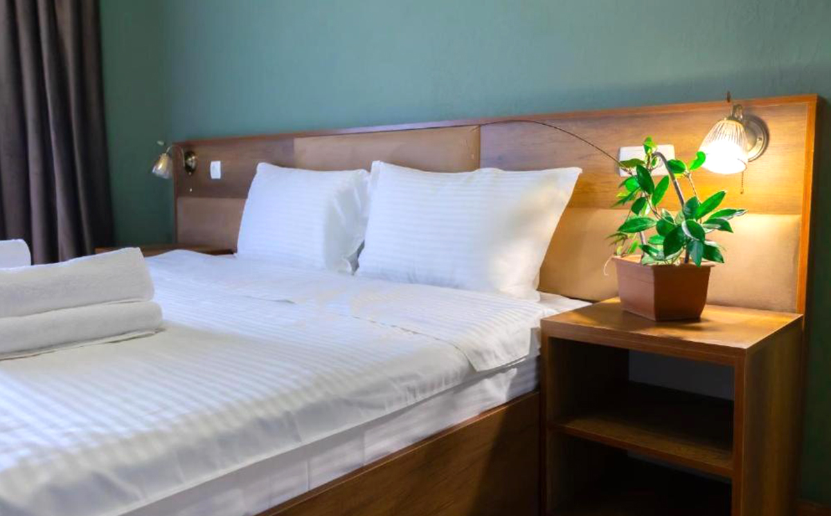 კახეთში, ნომერი 2 ან 3 სტუმარზე საუზმით და აივნით